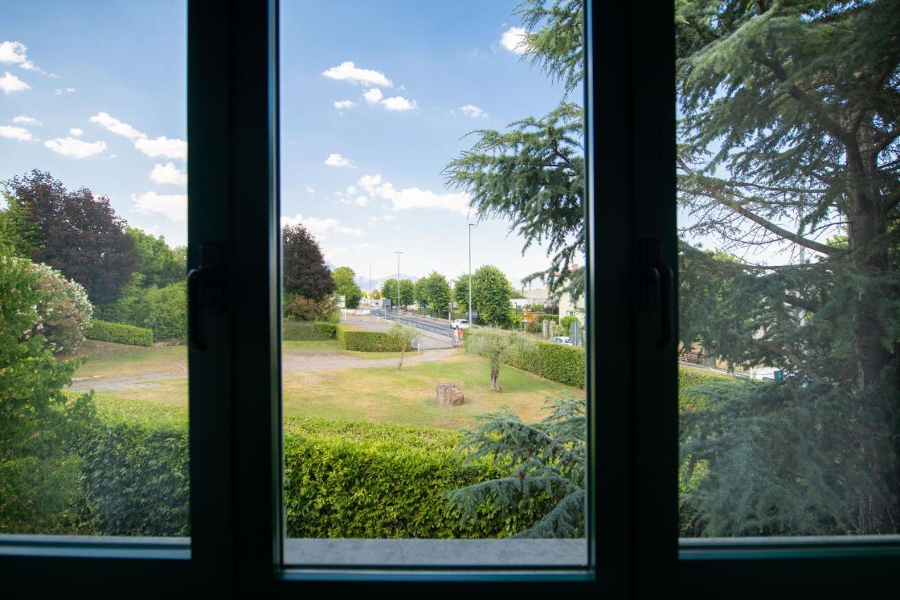 Luxury Martina Appartamenti Moniga del Garda Exterior foto